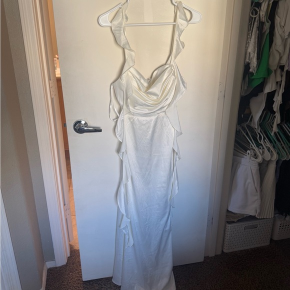 Romance High Satin Maxi Dress in white - Picture 4 of 4